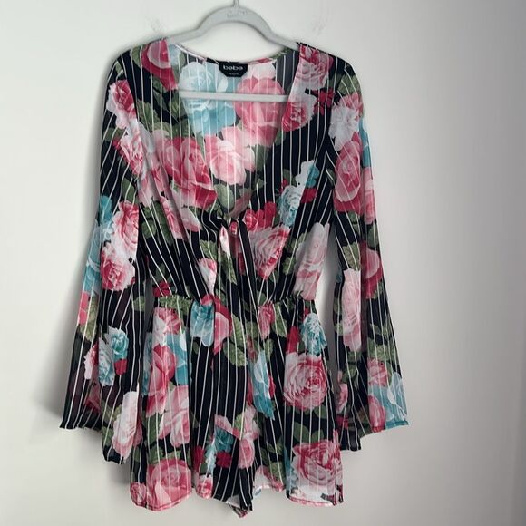 Bebe Floral Tie Front Romper Size M – Sheer Flutter Sleeves Black Stripe Print - Picture 3 of 9